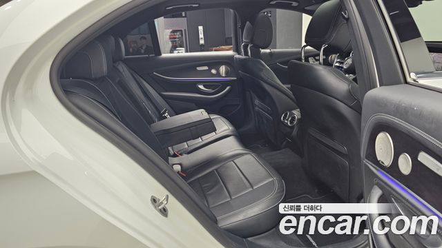 Mercedes-Benz E-Class E220d 4MATIC AMG Line