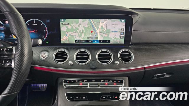 Mercedes-Benz E-Class E220d 4MATIC AMG Line