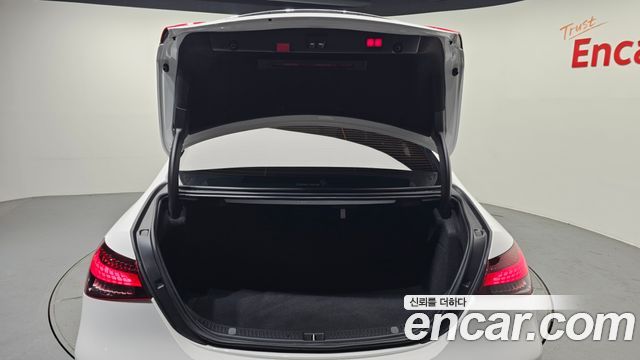 Mercedes-Benz E-Class E220d 4MATIC AMG Line