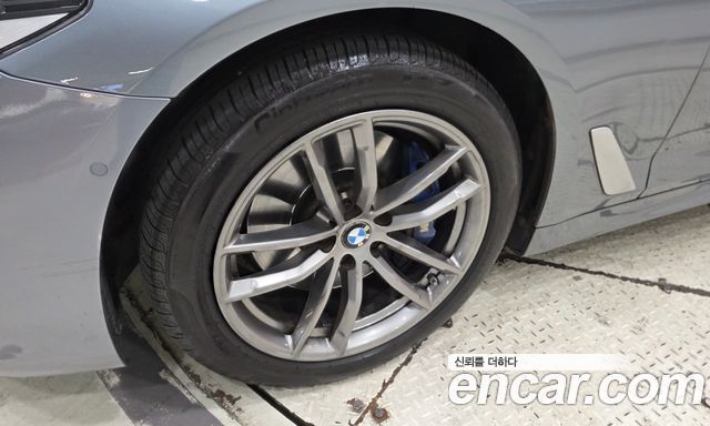 BMW 5-Series 530i M Sport Package Plus