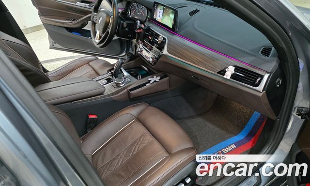 BMW 5-Series 530i M Sport Package Plus