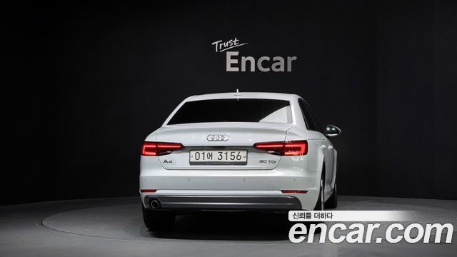 Audi A4 30 TDI Premium
