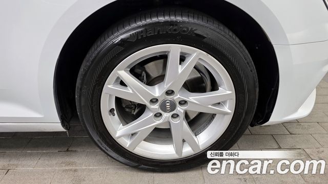 Audi A4 30 TDI Premium