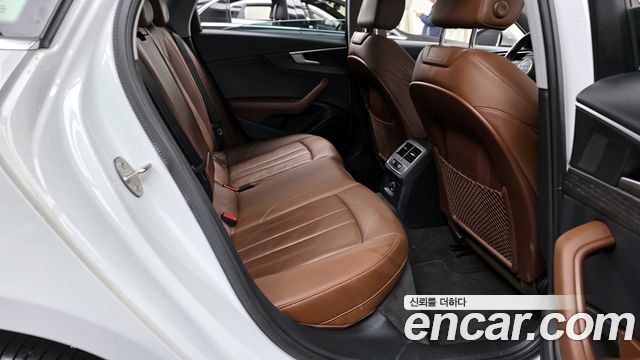 Audi A4 30 TDI Premium