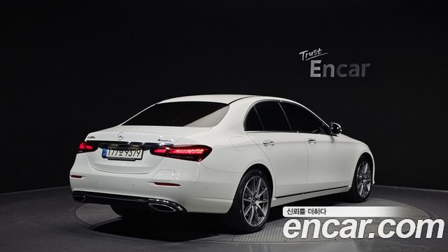 Mercedes-Benz E-Class E300e 4MATIC Exclusive
