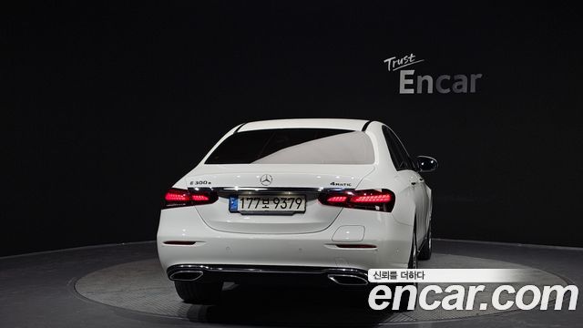 Mercedes-Benz E-Class E300e 4MATIC Exclusive