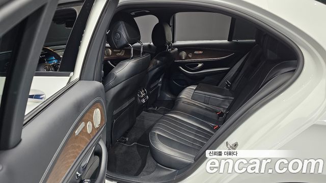 Mercedes-Benz E-Class E300e 4MATIC Exclusive
