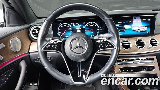 Mercedes-Benz E-Class E300e 4MATIC Exclusive