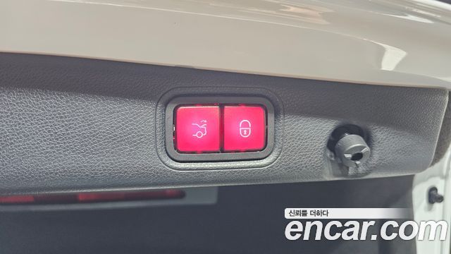 Mercedes-Benz E-Class E300e 4MATIC Exclusive