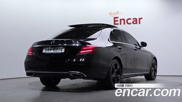 Mercedes-Benz E-Class E300 4MATIC Avnatgarde