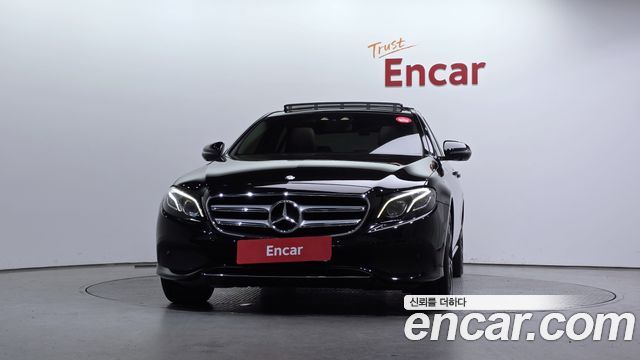 Mercedes-Benz E-Class E300 4MATIC Avnatgarde