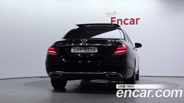 Mercedes-Benz E-Class E300 4MATIC Avnatgarde