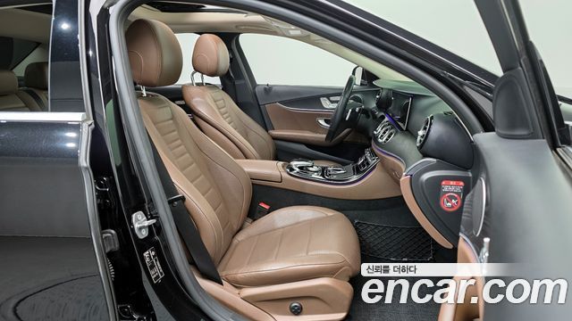 Mercedes-Benz E-Class E300 4MATIC Avnatgarde