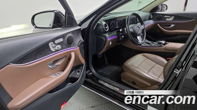 Mercedes-Benz E-Class E300 4MATIC Avnatgarde