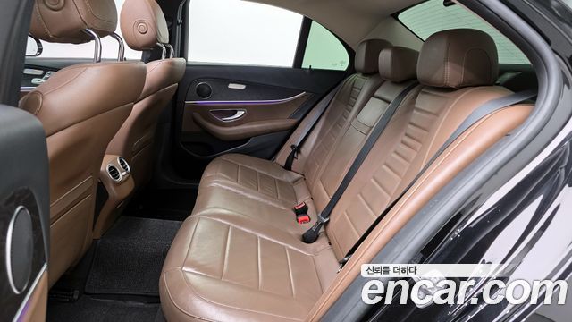 Mercedes-Benz E-Class E300 4MATIC Avnatgarde