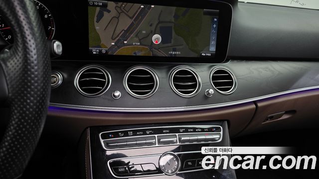 Mercedes-Benz E-Class E300 4MATIC Avnatgarde