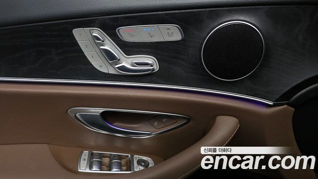 Mercedes-Benz E-Class E300 4MATIC Avnatgarde