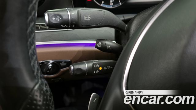 Mercedes-Benz E-Class E300 4MATIC Avnatgarde
