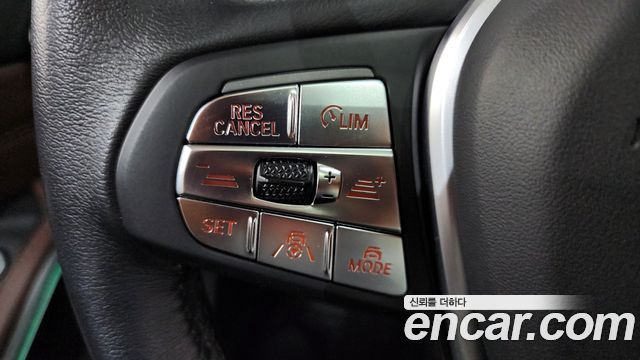 BMW 3-Series 320i Luxury
