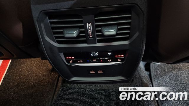 BMW 3-Series 320i Luxury