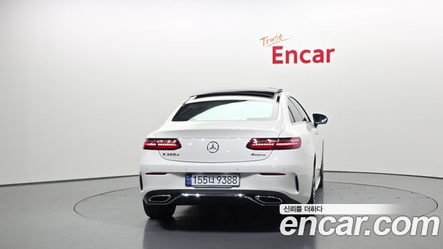 Mercedes-Benz E-Class E300d 4MATIC Coupe