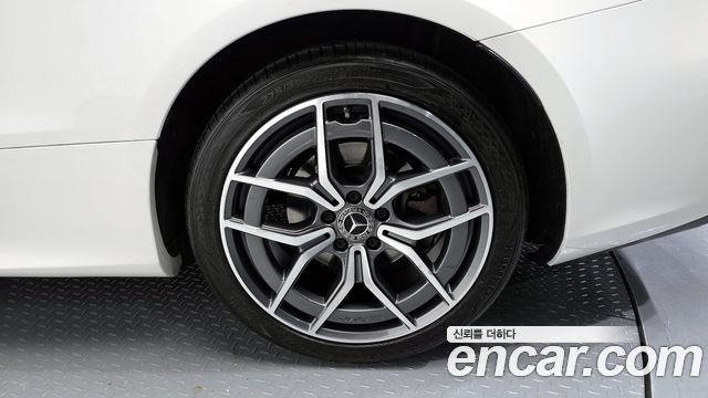 Mercedes-Benz E-Class E300d 4MATIC Coupe