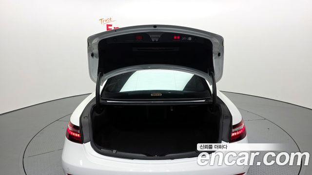 Mercedes-Benz E-Class E300d 4MATIC Coupe