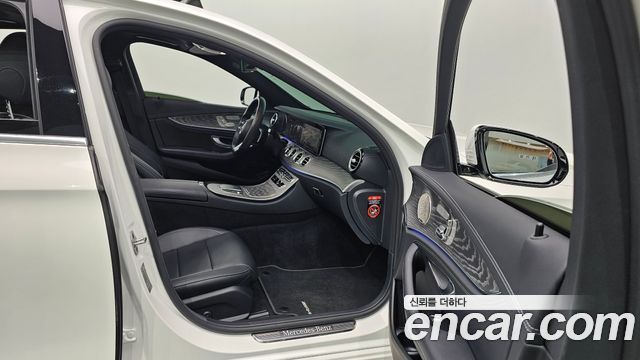 Mercedes-Benz E-Class E350 4MATIC AMG Line