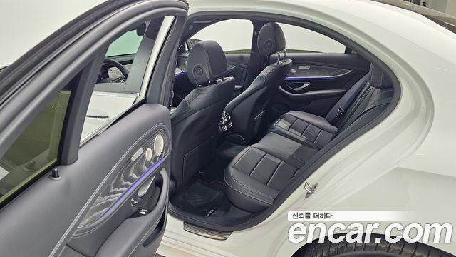 Mercedes-Benz E-Class E350 4MATIC AMG Line
