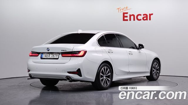 BMW 3-Series 320i