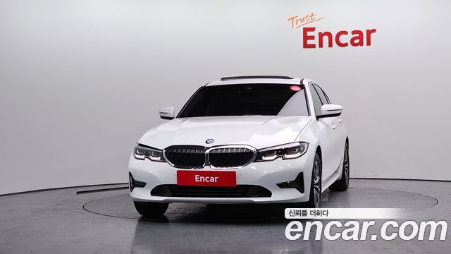 BMW 3-Series 320i