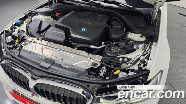 BMW 3-Series 320i