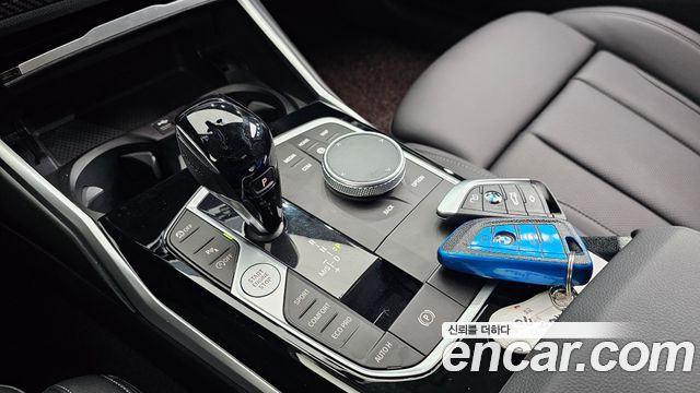BMW 3-Series 320i