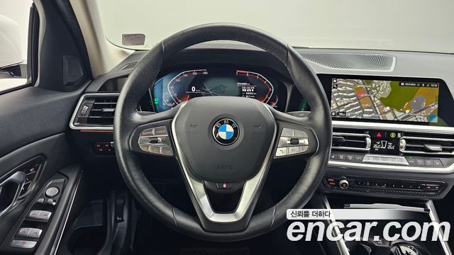 BMW 3-Series 320i