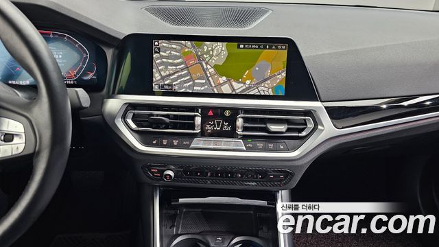 BMW 3-Series 320i
