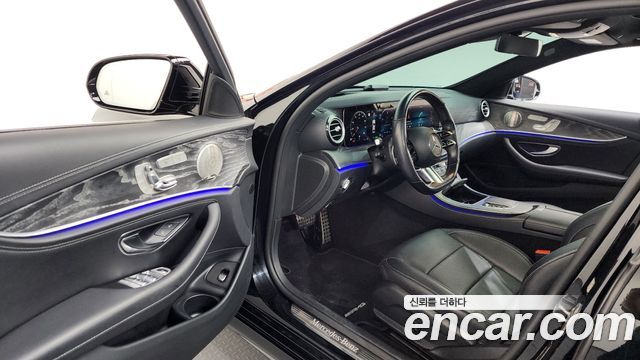 Mercedes-Benz E-Class E350 4MATIC AMG Line