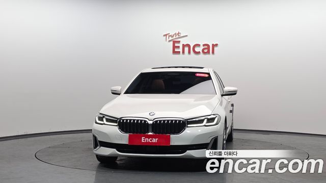 BMW 5-Series 520i Luxury