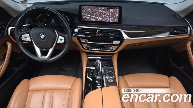 BMW 5-Series 520i Luxury