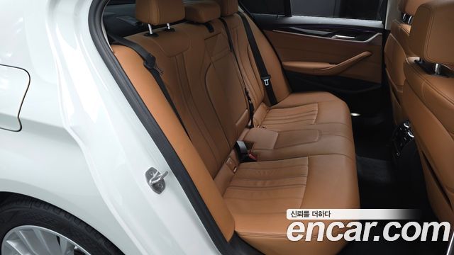 BMW 5-Series 520i Luxury