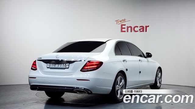Mercedes-Benz E-Class E200 Avantgarde