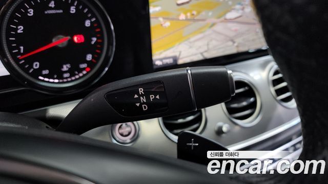 Mercedes-Benz E-Class E200 Avantgarde