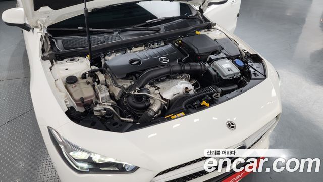 Mercedes-Benz CLA-Class CLA250 4MATIC