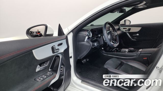 Mercedes-Benz CLA-Class CLA250 4MATIC