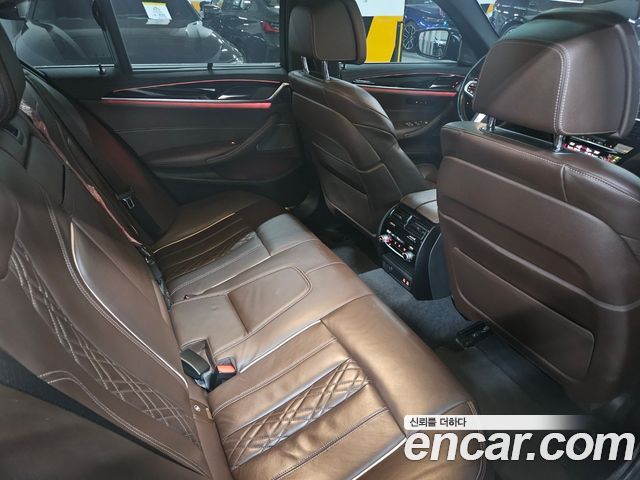 BMW 5-Series 530i xDrive M Sport Package