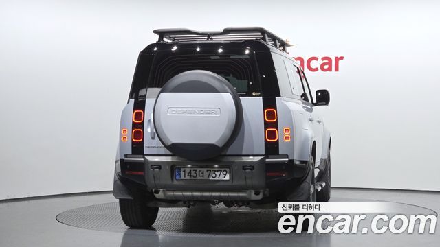Land Rover Defender 110 P300 X-Dynamic SE