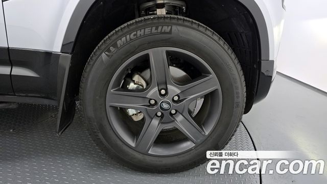 Land Rover Defender 110 P300 X-Dynamic SE