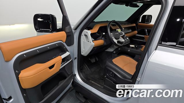 Land Rover Defender 110 P300 X-Dynamic SE