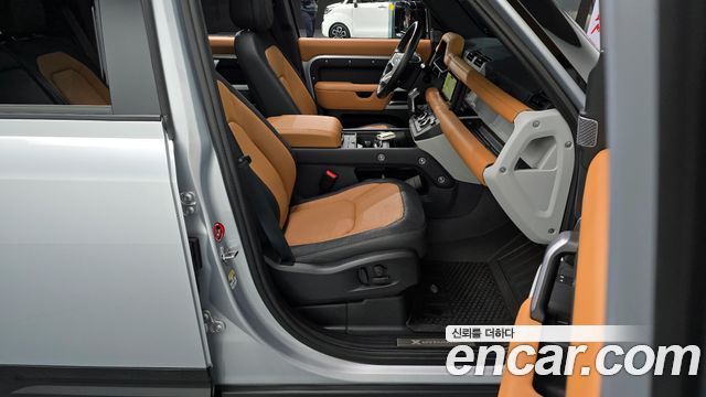 Land Rover Defender 110 P300 X-Dynamic SE
