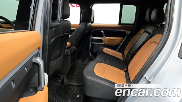 Land Rover Defender 110 P300 X-Dynamic SE