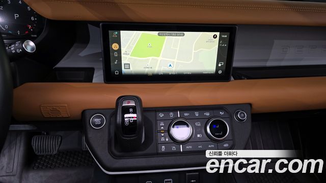 Land Rover Defender 110 P300 X-Dynamic SE